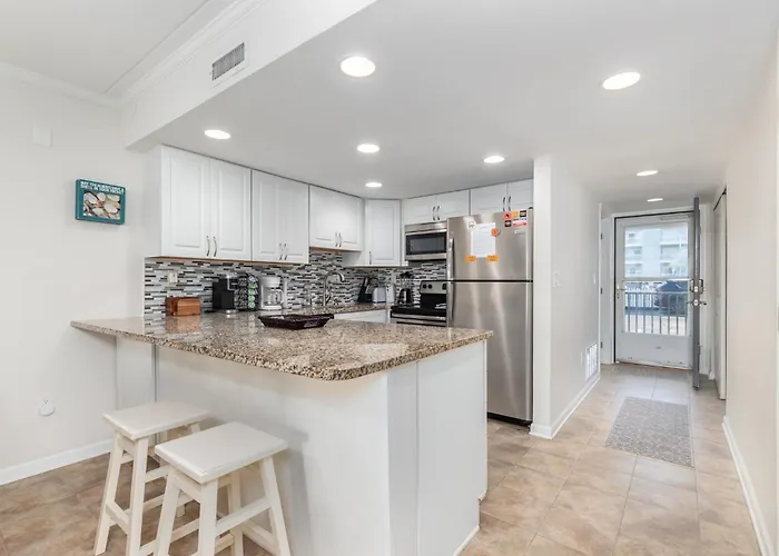 Ocean Trail-2 Bedroom Ocean Front Condo! Holiday home Ocean City